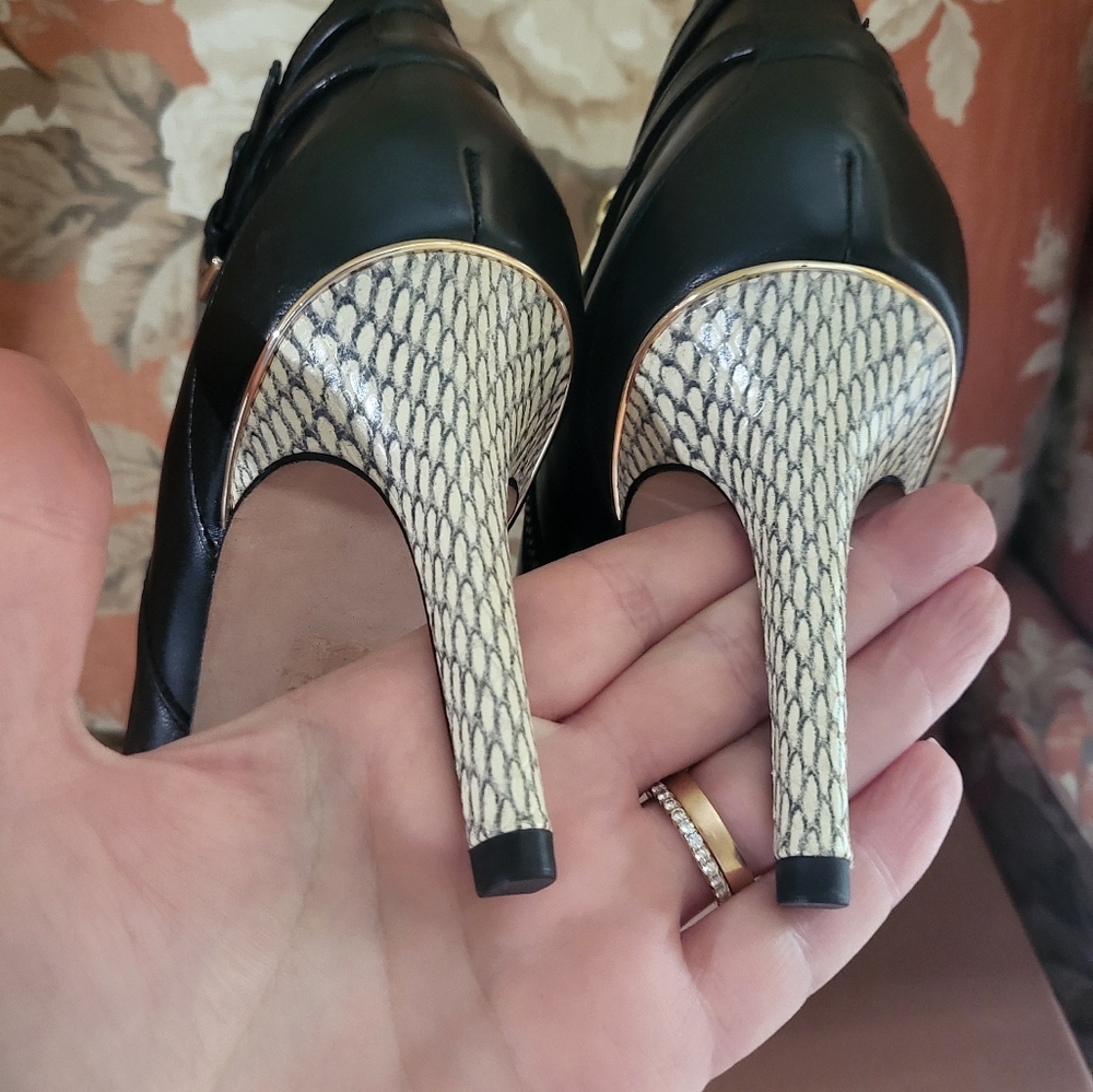 RARE COACH Black Leather Snake Printed Ankle Boots Heels NWT 9.5 - Picture 8 of 8
